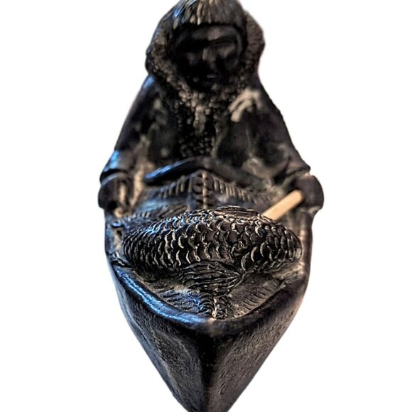 Hand Carved Soapstone Inuit Aboriginal Fisherman In Kayak Nuvuk Canada 7" EUC - Picture 2 of 9